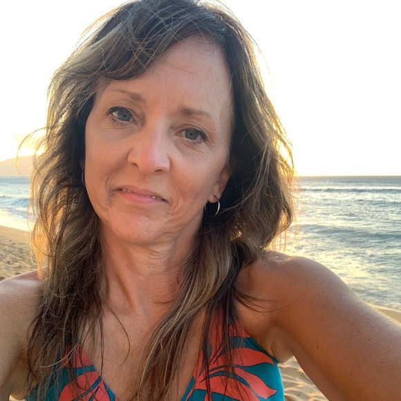 Meet your Posher, Shawna - Picture 2 of 5